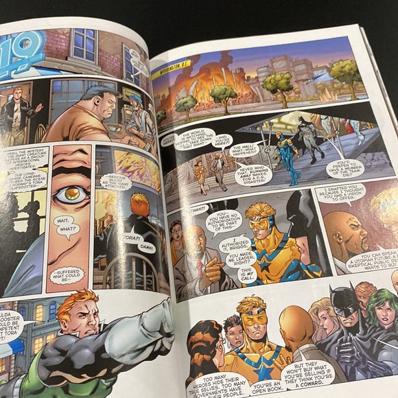 Justice League International Volume 1: The Signal Masters (2012) - Comic Book - Picture 6 of 7